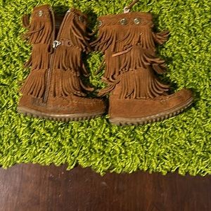 Minnetonka brown boots /size 8 toddler girls